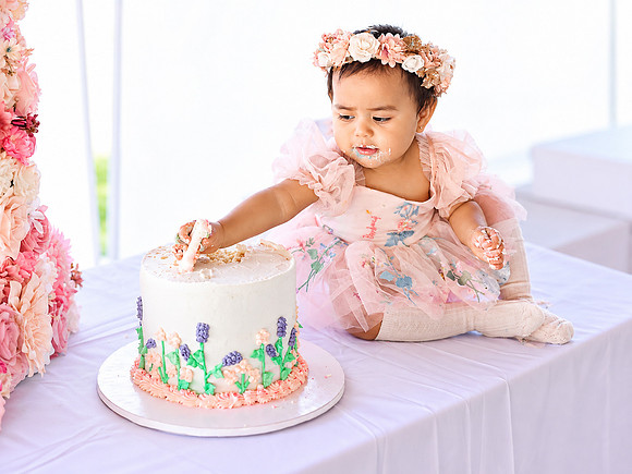 Pastel Cake Smash with Floral Crown